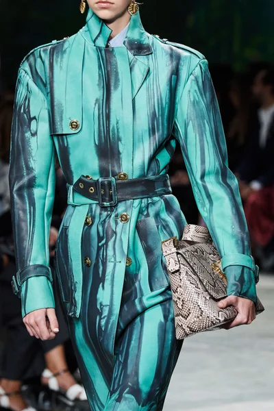 Look 38